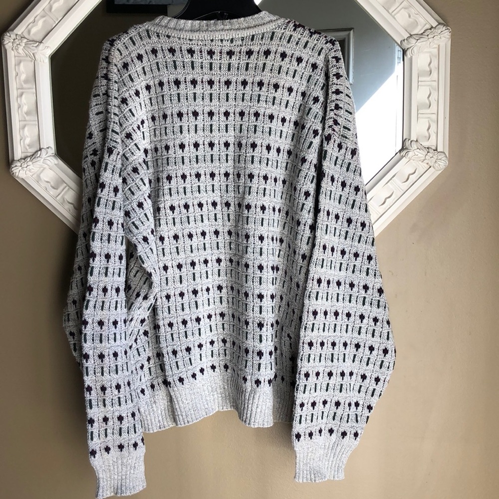 sweater - Picture 4 of 4